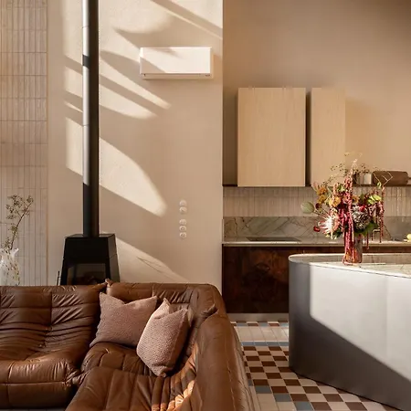 Kalbornia & Pool House By Jwpm